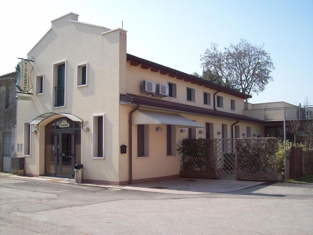 Residenza Stazione Bonferraro Exterior photo